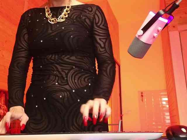 Findom_Lady_Shine webcam