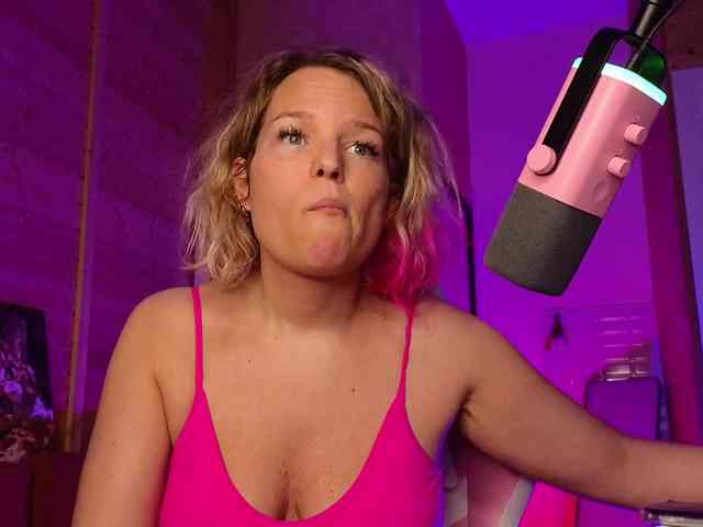 Findom_Lady_Shine webcam