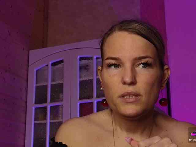 Findom_Lady_Shine webcam