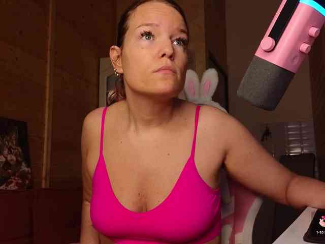 Findom_Lady_Shine webcam