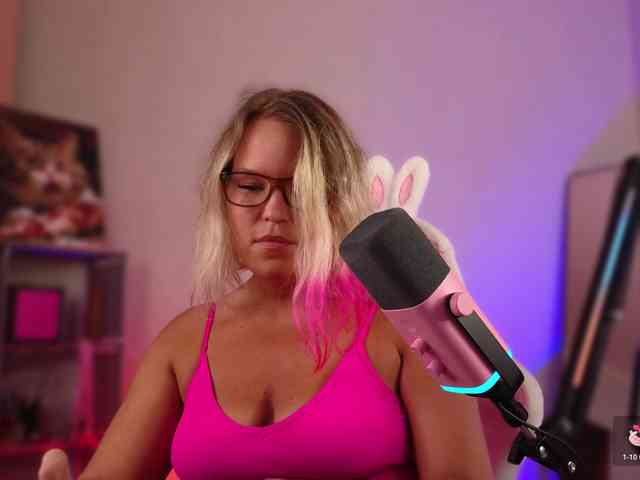 Findom_Lady_Shine webcam