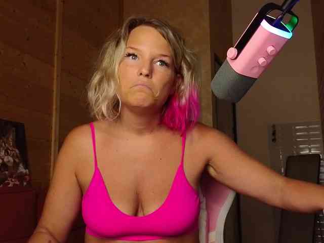 Findom_Lady_Shine webcam