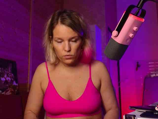 Findom_Lady_Shine webcam