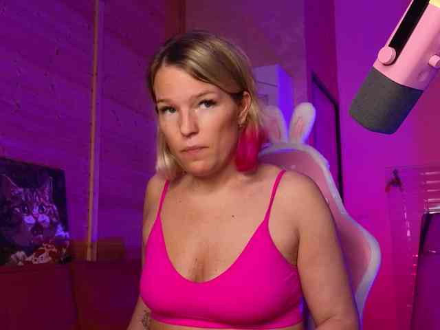 Findom_Lady_Shine webcam