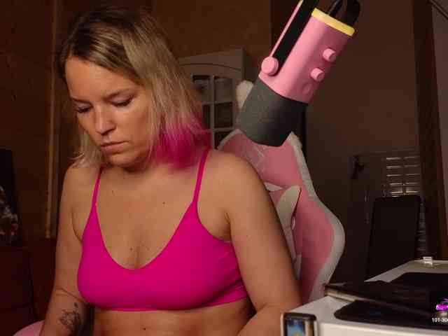 Findom_Lady_Shine webcam