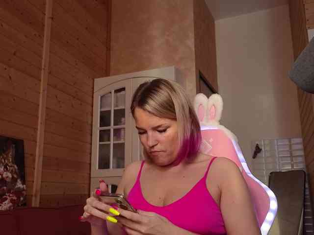 Findom_Lady_Shine webcam