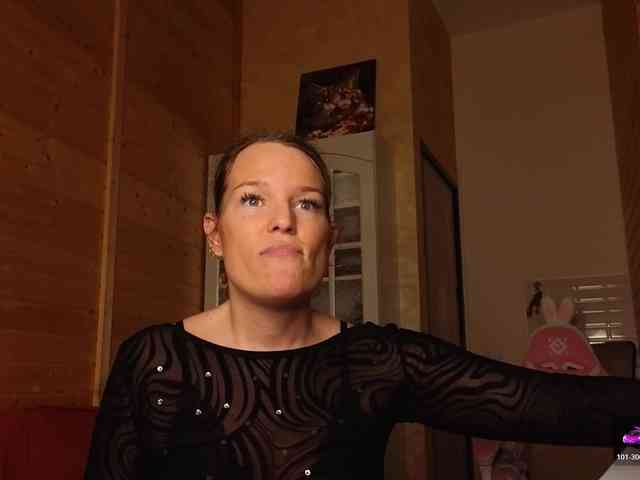 Findom_Lady_Shine webcam