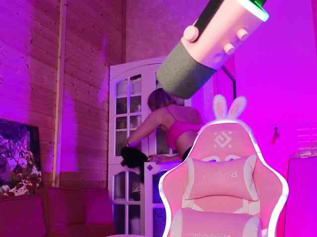 Findom_Lady_Shine webcam