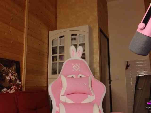 Findom_Lady_Shine webcam