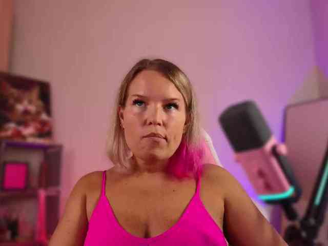 Findom_Lady_Shine webcam