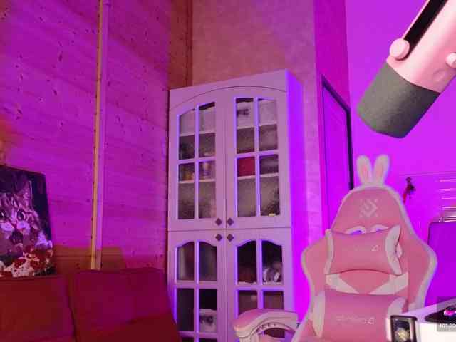 Findom_Lady_Shine webcam