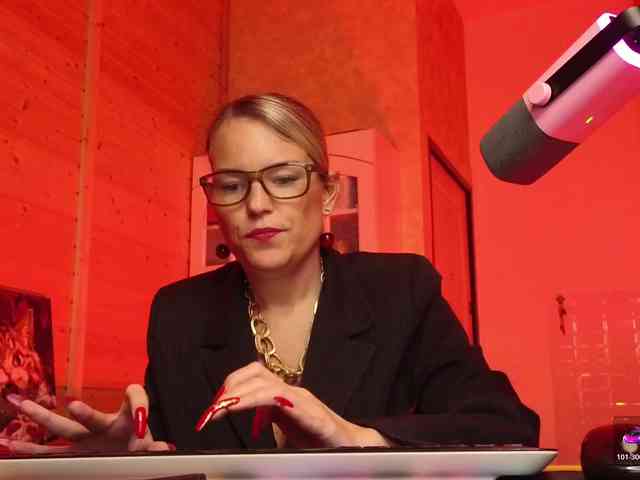 Findom_Lady_Shine webcam