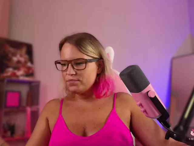 Findom_Lady_Shine webcam