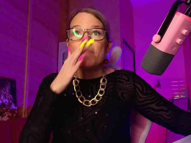 Findom_Lady_Shine webcam