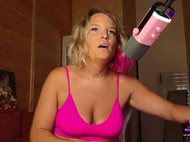 Findom_Lady_Shine webcam