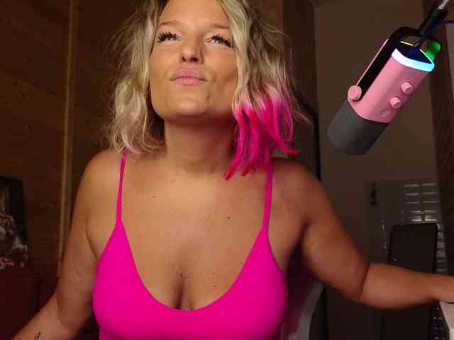Findom_Lady_Shine webcam