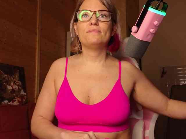 Findom_Lady_Shine webcam