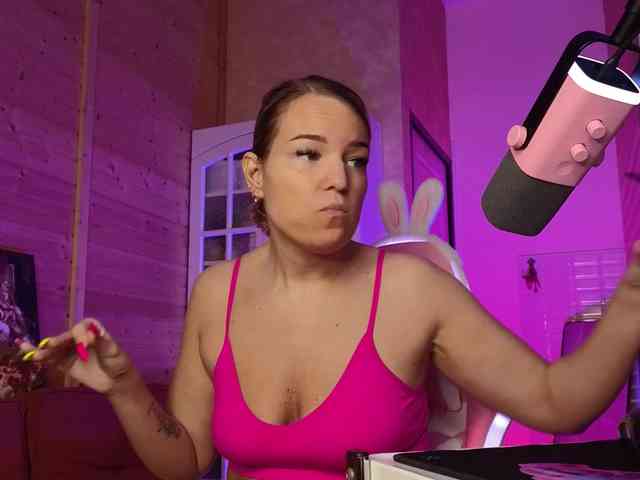 Findom_Lady_Shine webcam