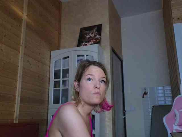 Findom_Lady_Shine webcam