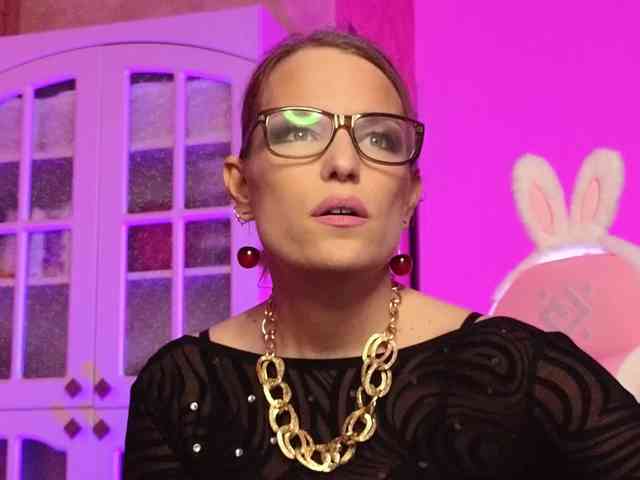 Findom_Lady_Shine webcam