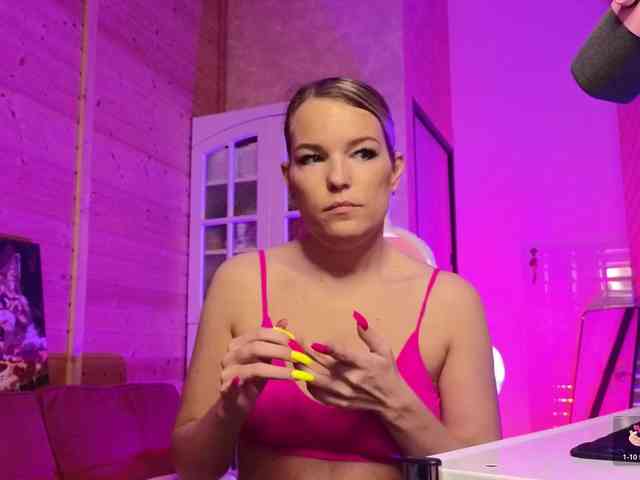 Findom_Lady_Shine webcam
