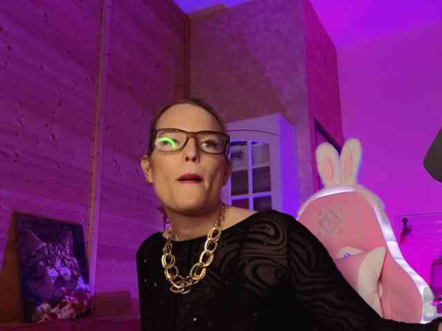 Findom_Lady_Shine webcam