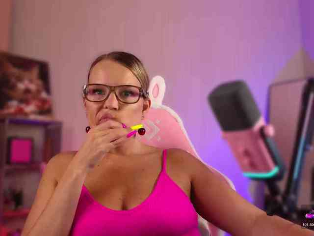 Findom_Lady_Shine webcam