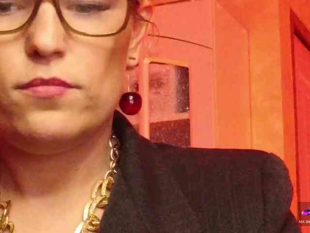 Findom_Lady_Shine webcam