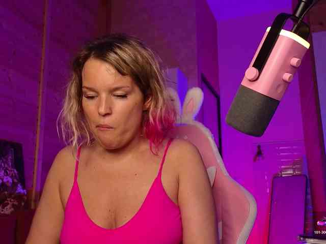 Findom_Lady_Shine webcam