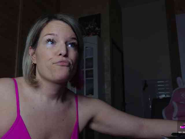 Findom_Lady_Shine webcam