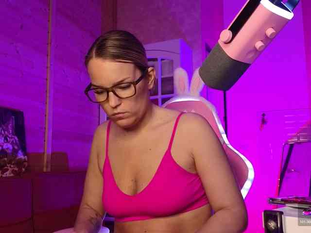 Findom_Lady_Shine webcam
