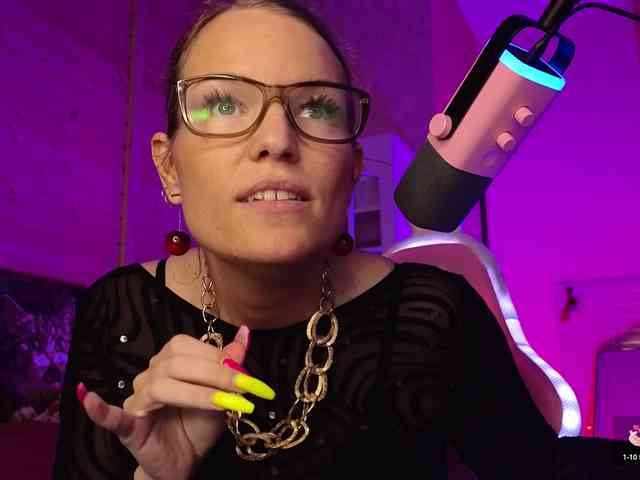 Findom_Lady_Shine webcam