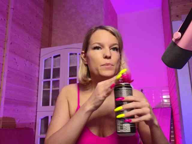 Findom_Lady_Shine webcam