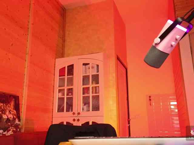 Findom_Lady_Shine webcam