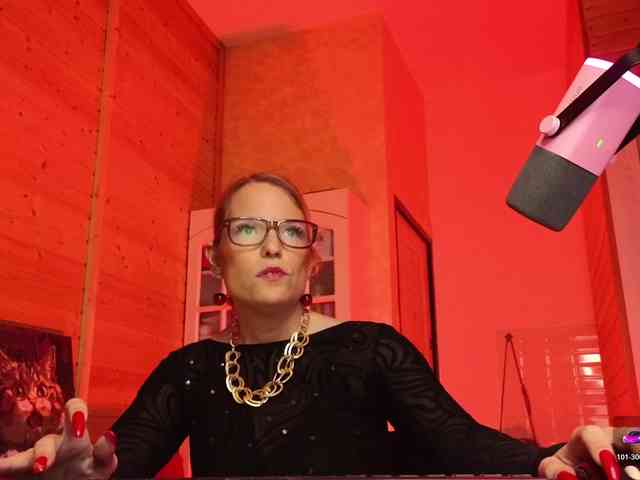 Findom_Lady_Shine webcam