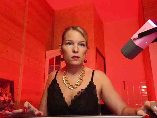 Findom_Lady_Shine webcam