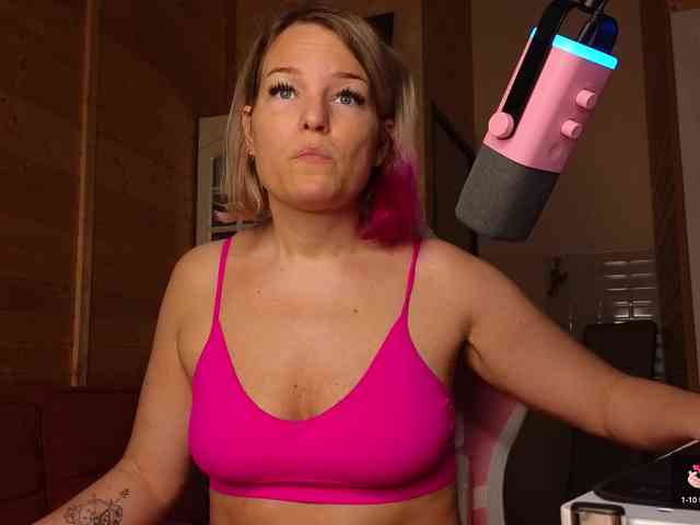 Findom_Lady_Shine webcam