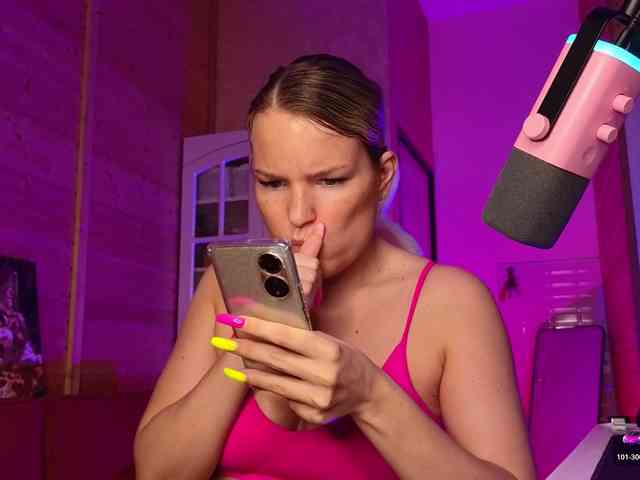 Findom_Lady_Shine webcam