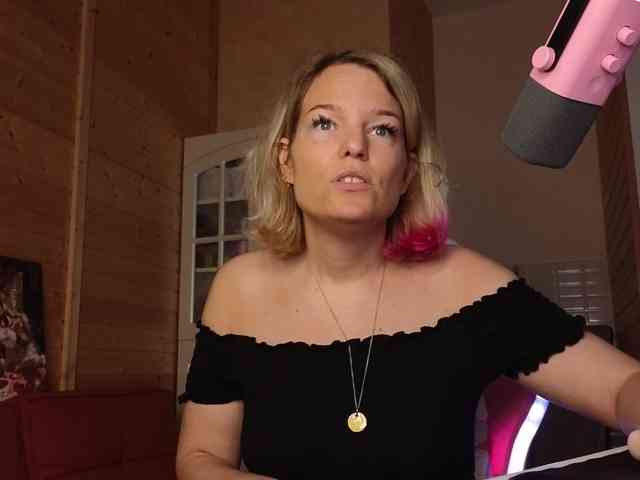 Findom_Lady_Shine webcam