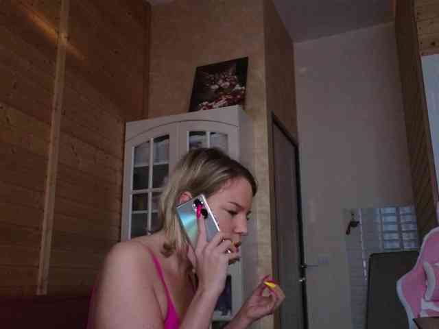 Findom_Lady_Shine webcam