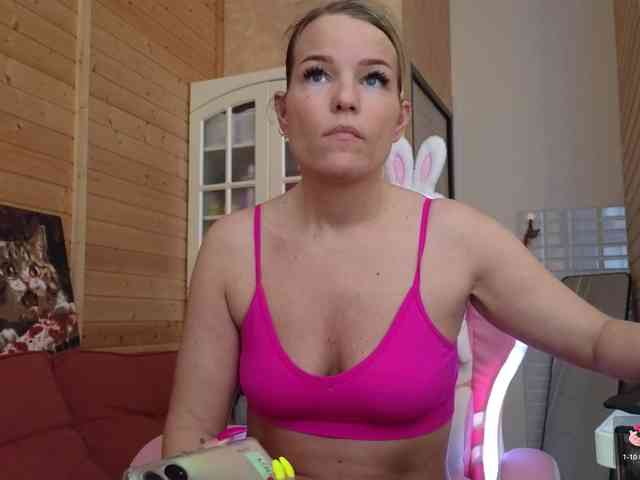 Findom_Lady_Shine webcam