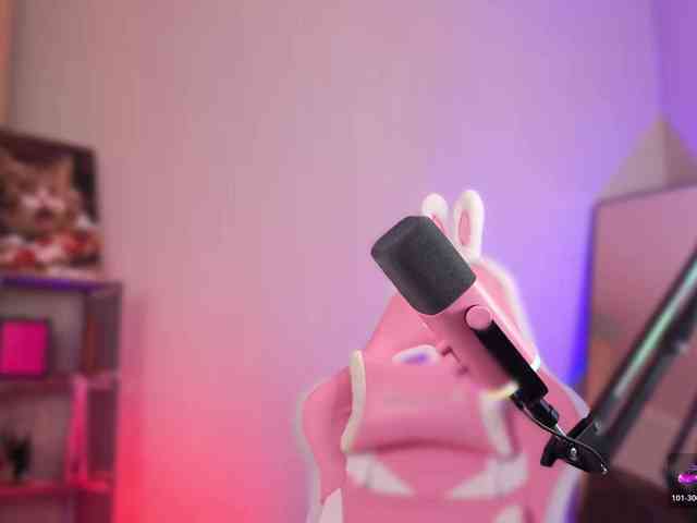 Findom_Lady_Shine webcam