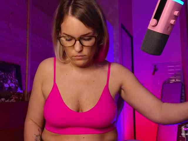Findom_Lady_Shine webcam