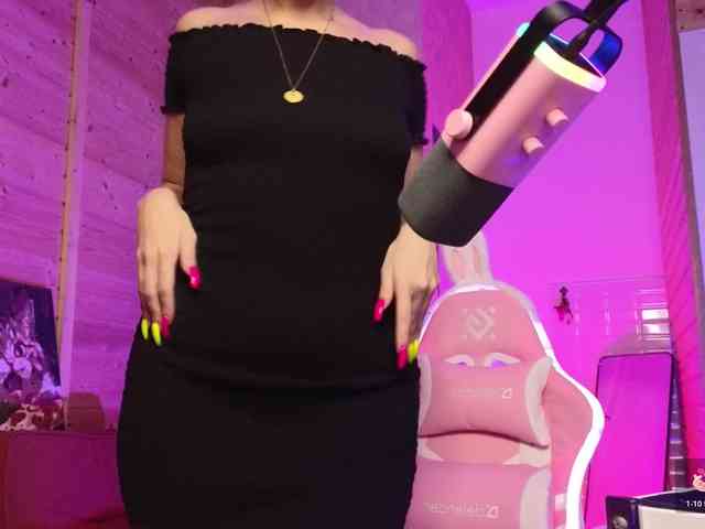 Findom_Lady_Shine webcam