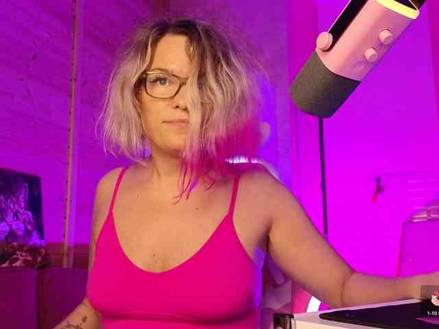 Findom_Lady_Shine webcam