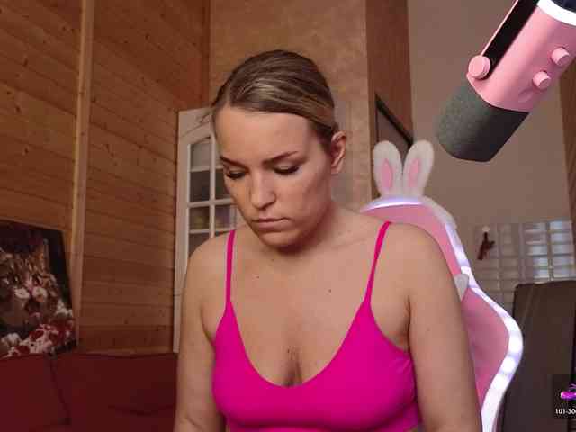 Findom_Lady_Shine webcam