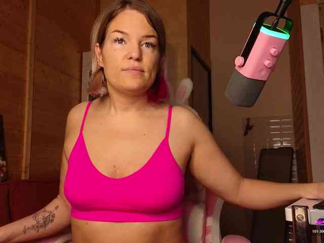 Findom_Lady_Shine webcam