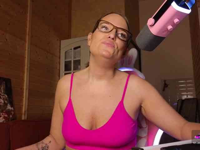 Findom_Lady_Shine webcam