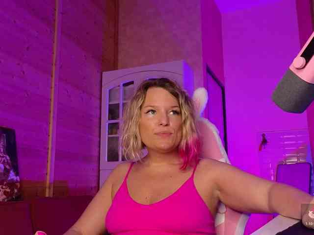 Findom_Lady_Shine webcam
