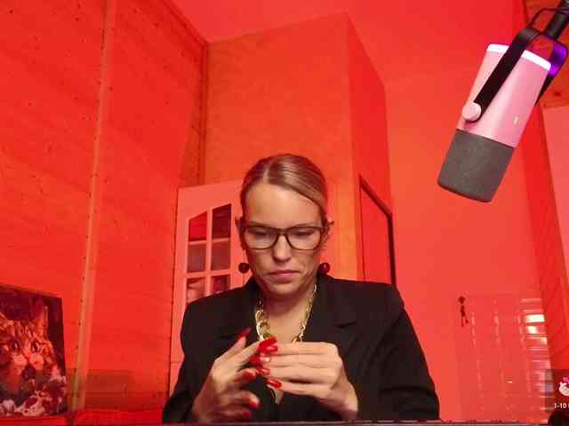 Findom_Lady_Shine webcam